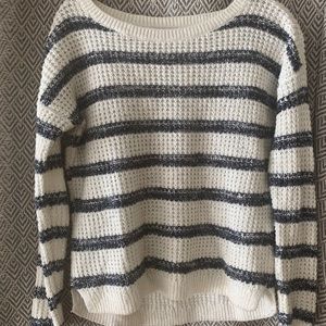 Hollister women’s crew waffle sweater